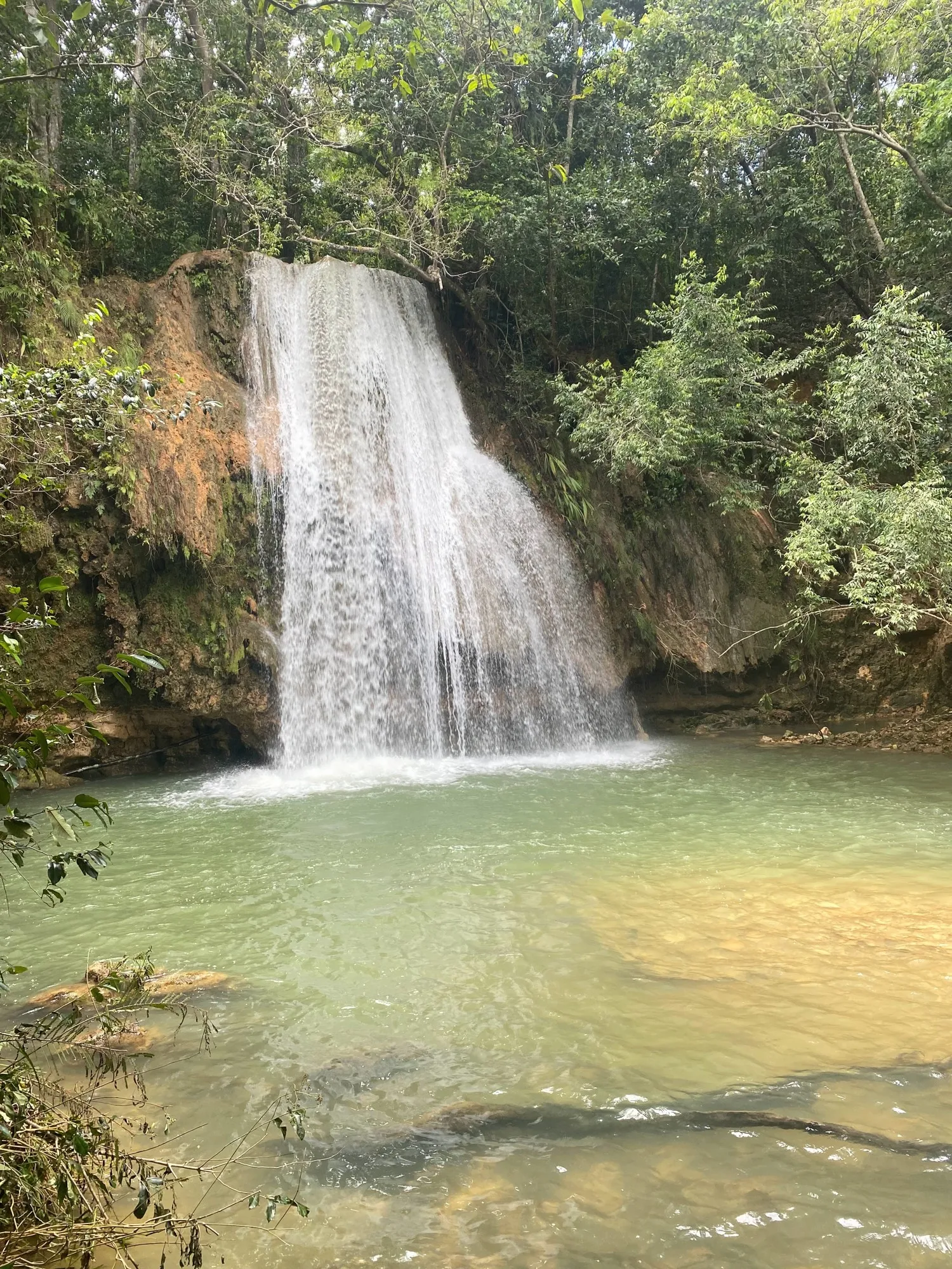 Cascada en el bosque, Samaná