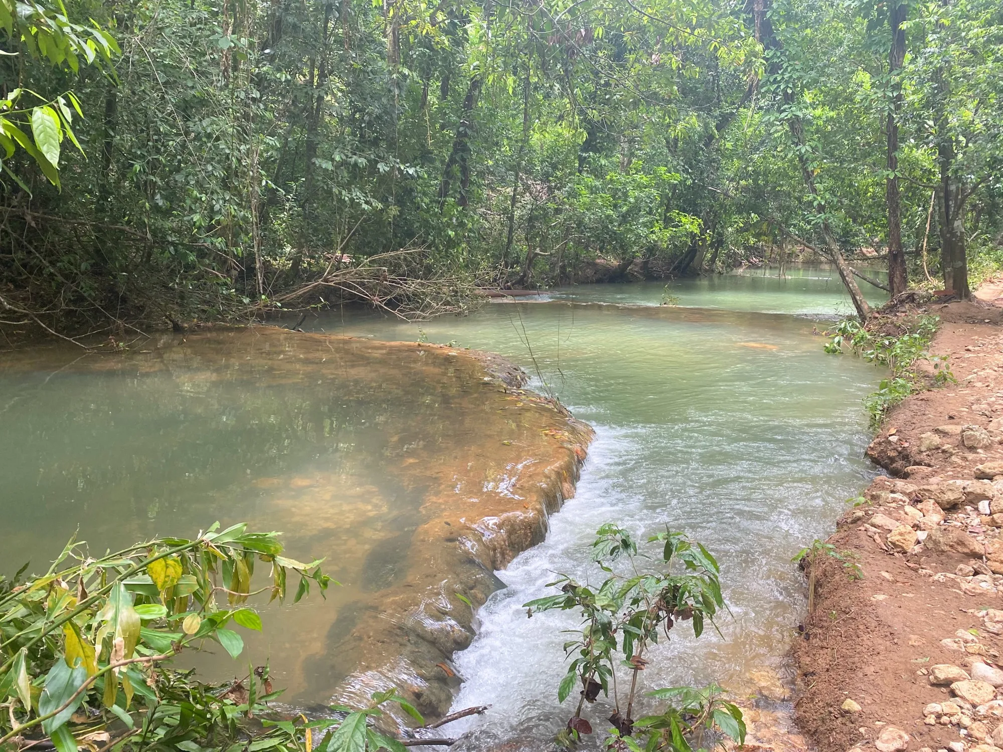 Río camino al Salto El Limón