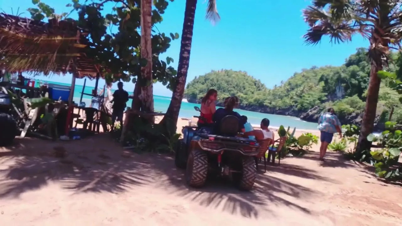Llegada en quad a la playa